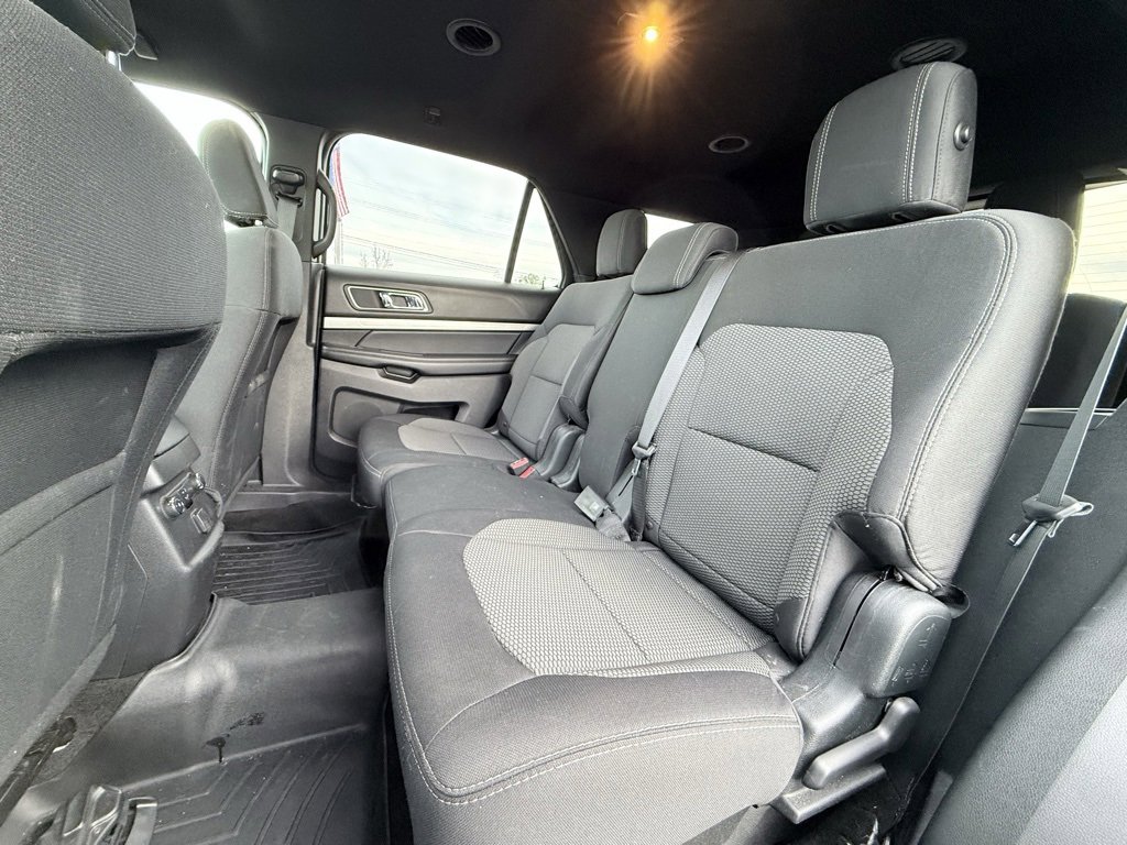 Used 2018 Ford Explorer XLT image 24