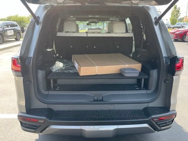 New 2026 Lexus LX 700h Luxury w/ Appearance Package AWD/4WD image 15