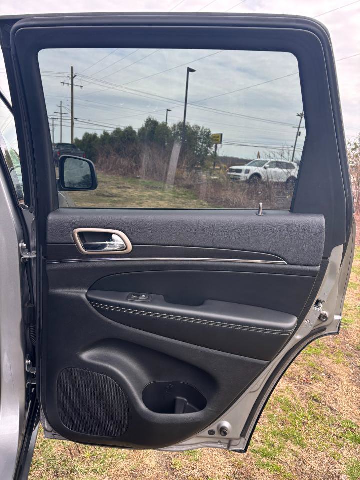 Used 2014 Jeep Grand Cherokee Limited image 24