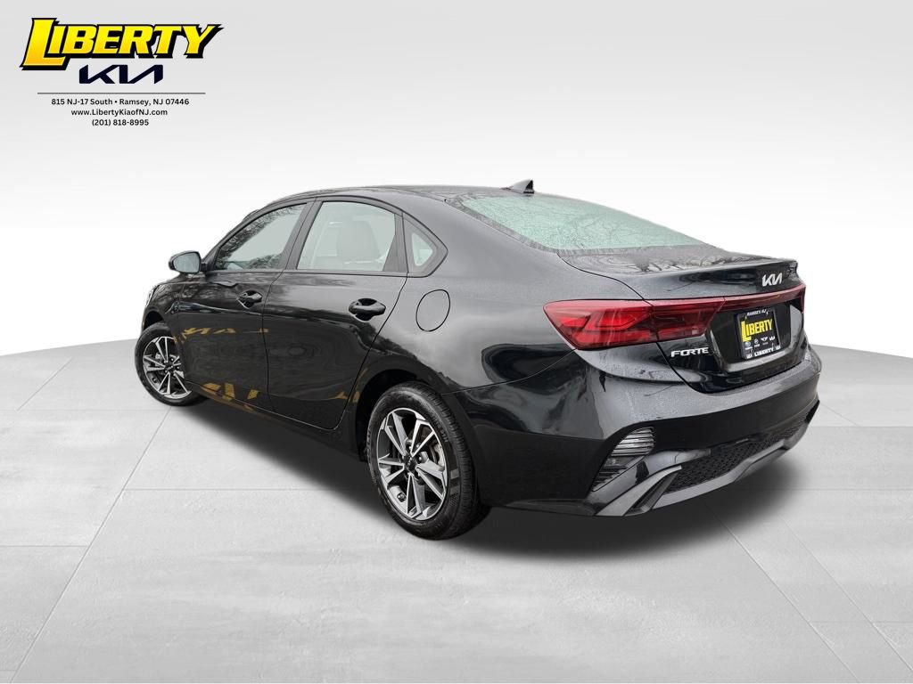 Used 2024 Kia Forte LXS image 5