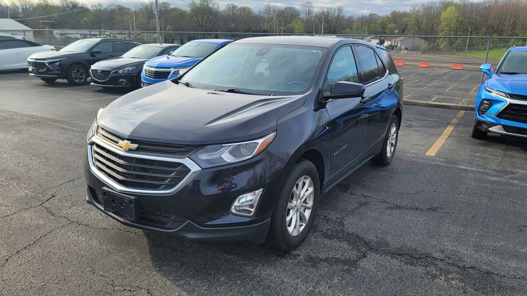 Used 2020 Chevrolet Equinox LT w/ Driver Convenience Package FWD image 2