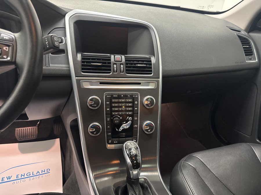 Used 2015 Volvo XC60 T5 AWD/4WD image 11