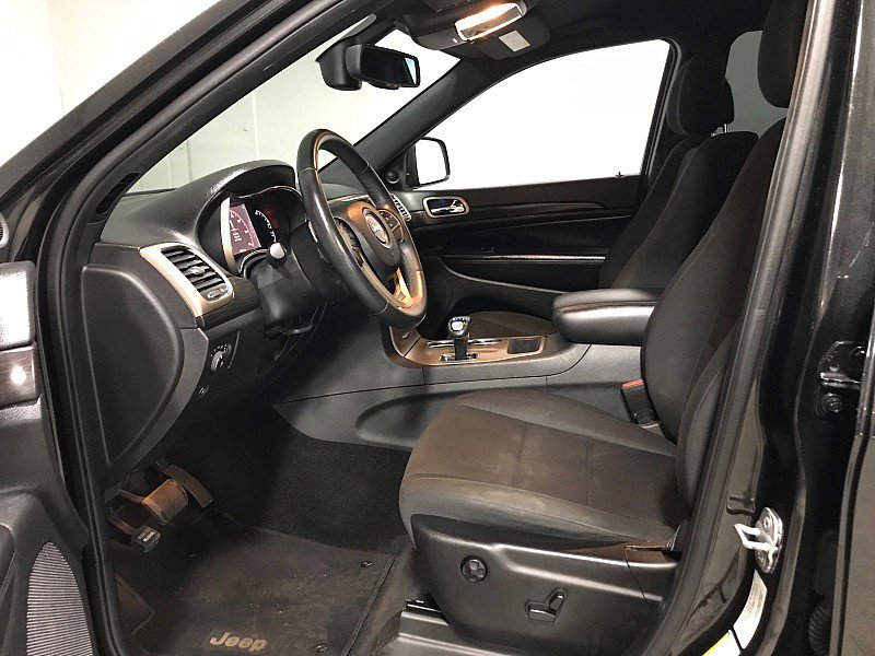 Used 2014 Jeep Grand Cherokee Laredo w/ 18" Wheel & 8.4" Radio Group AWD/4WD image 10
