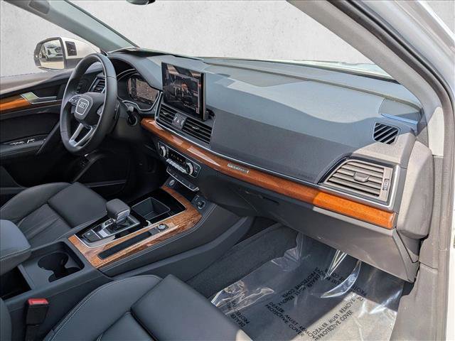 Certified 2024 Audi Q5 e Premium Plus w/ Premium Plus Package AWD/4WD image 25