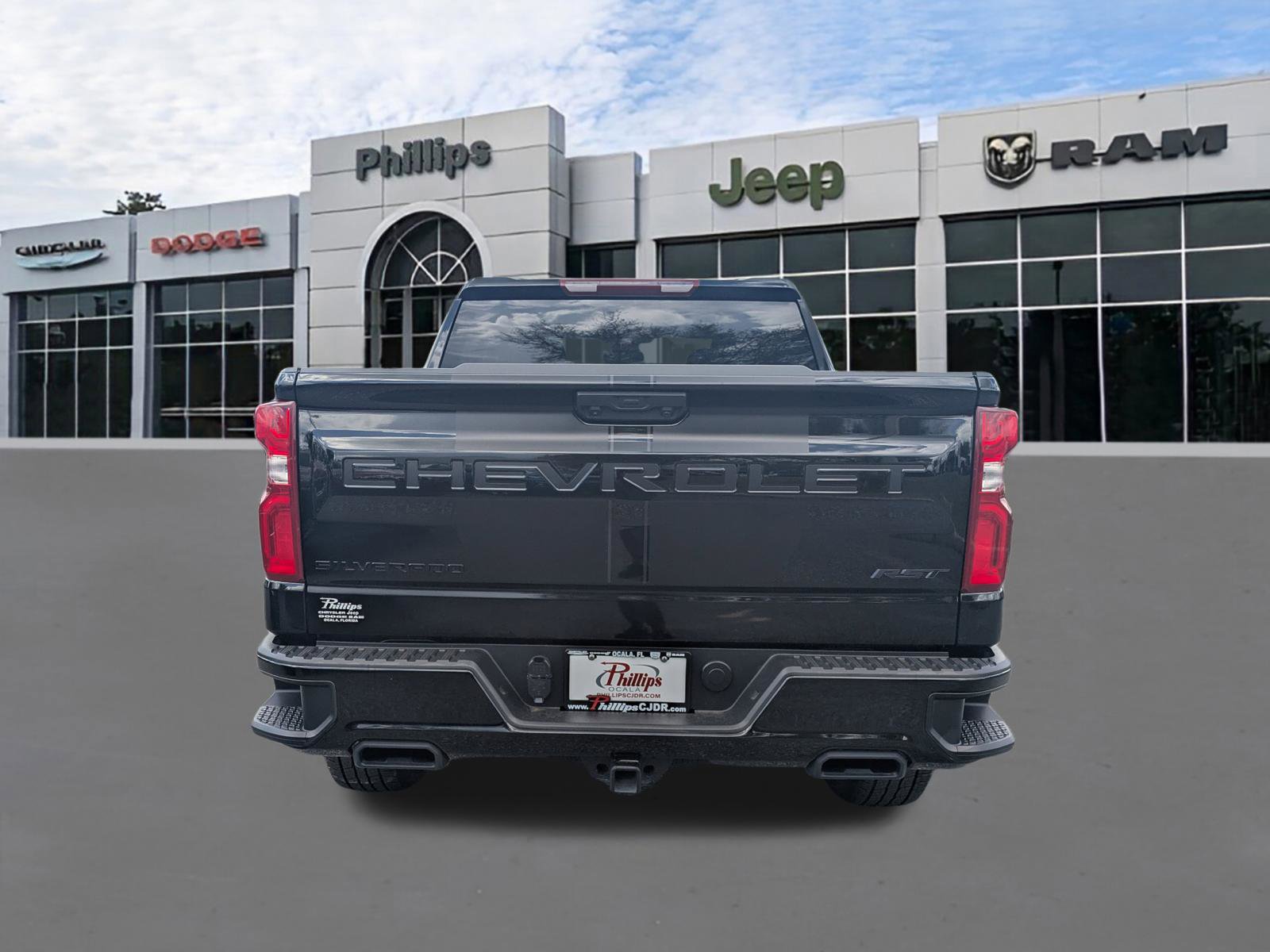 Used 2024 Chevrolet Silverado 1500 RST w/ Rally Edition AWD/4WD image 5