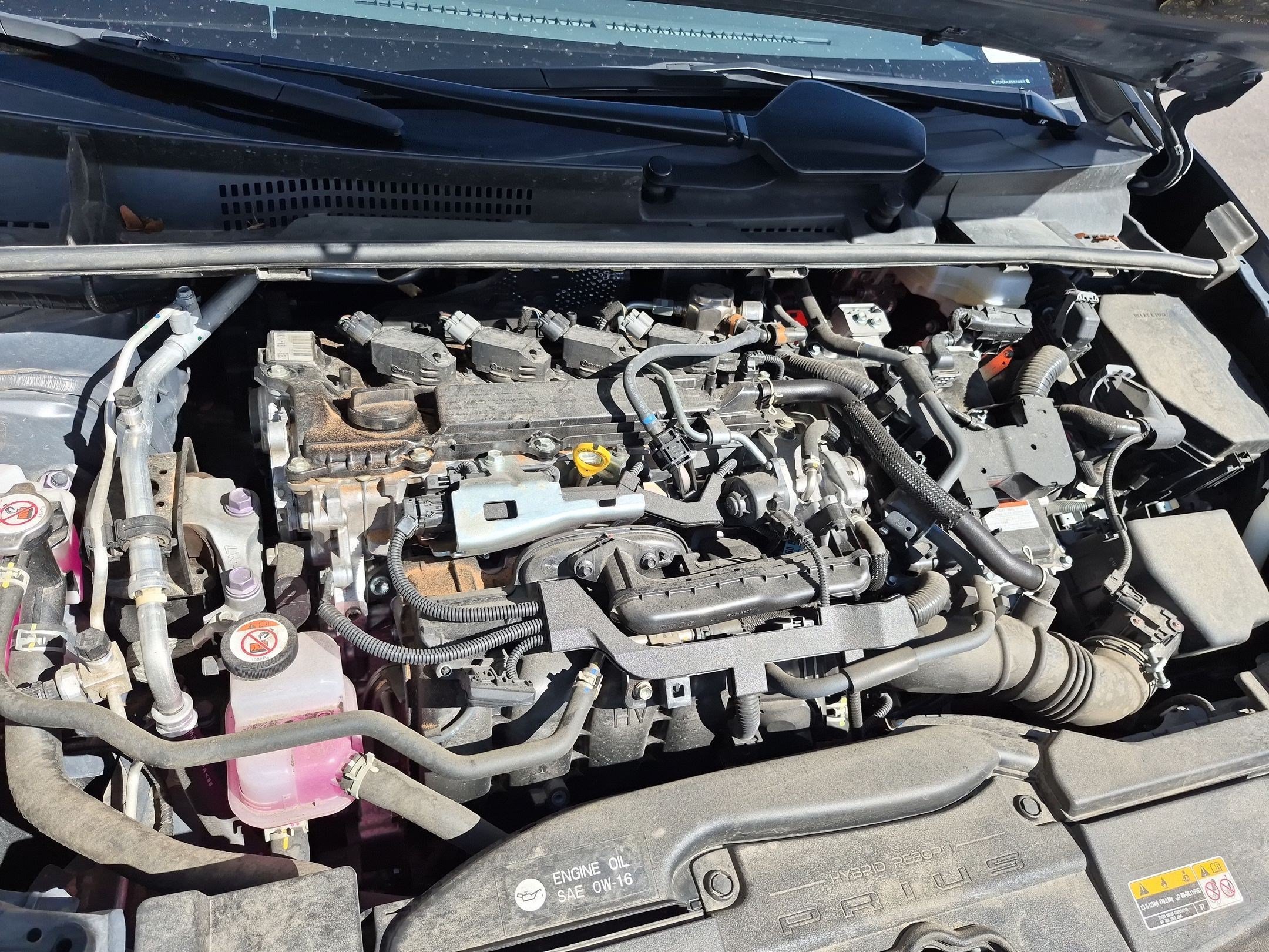 Used 2025 Toyota Prius LE FWD image 35