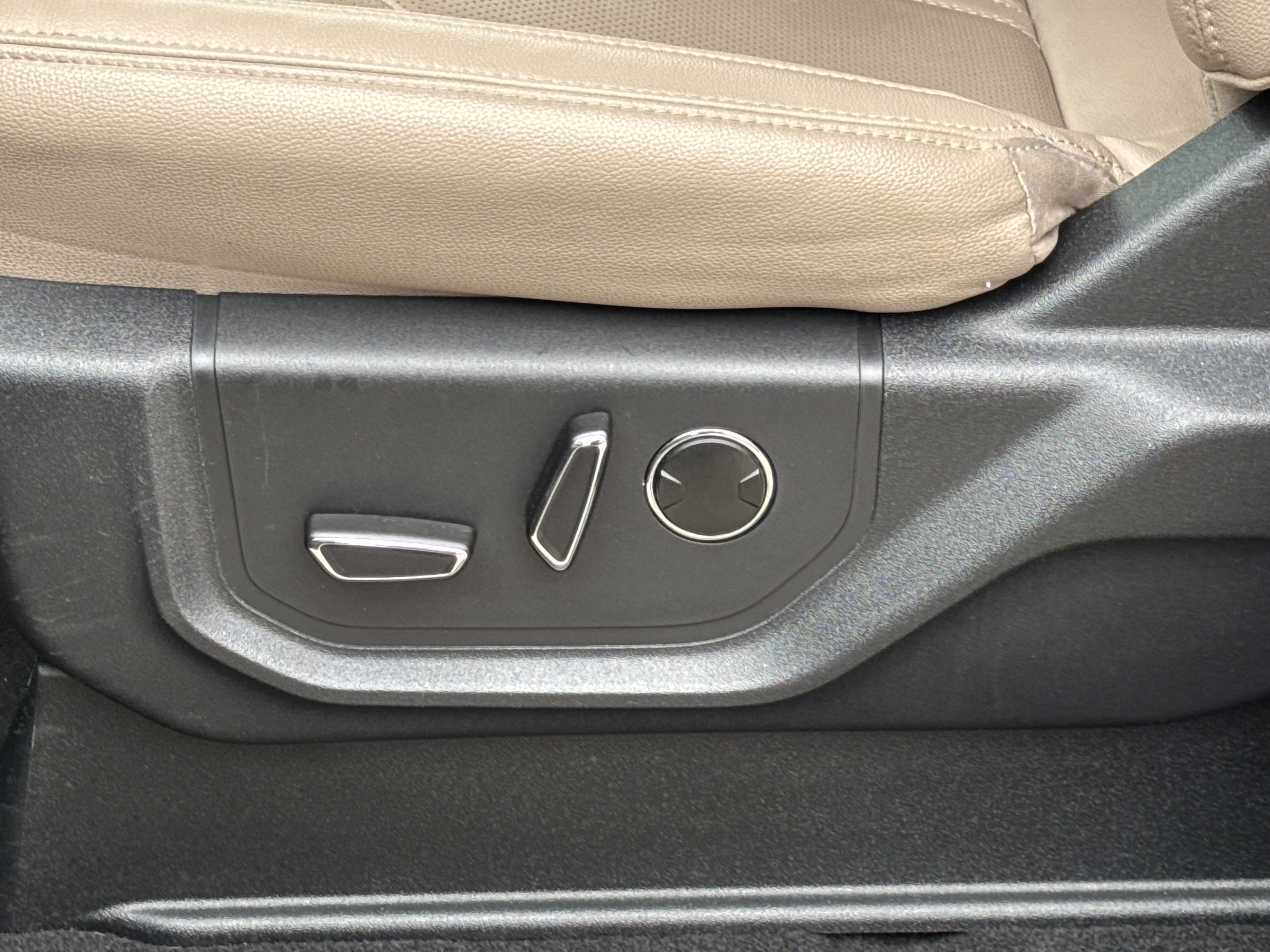 Used 2024 Ford Expedition Max Limited image 18