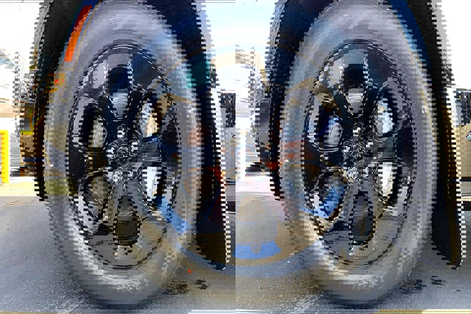 New 2026 Land Rover Defender 110 X-Dynamic SE image 17