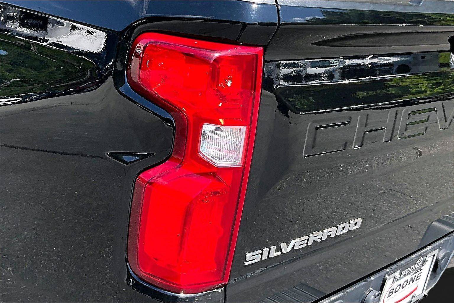 Used 2022 Chevrolet Silverado 1500 High Country AWD/4WD image 31