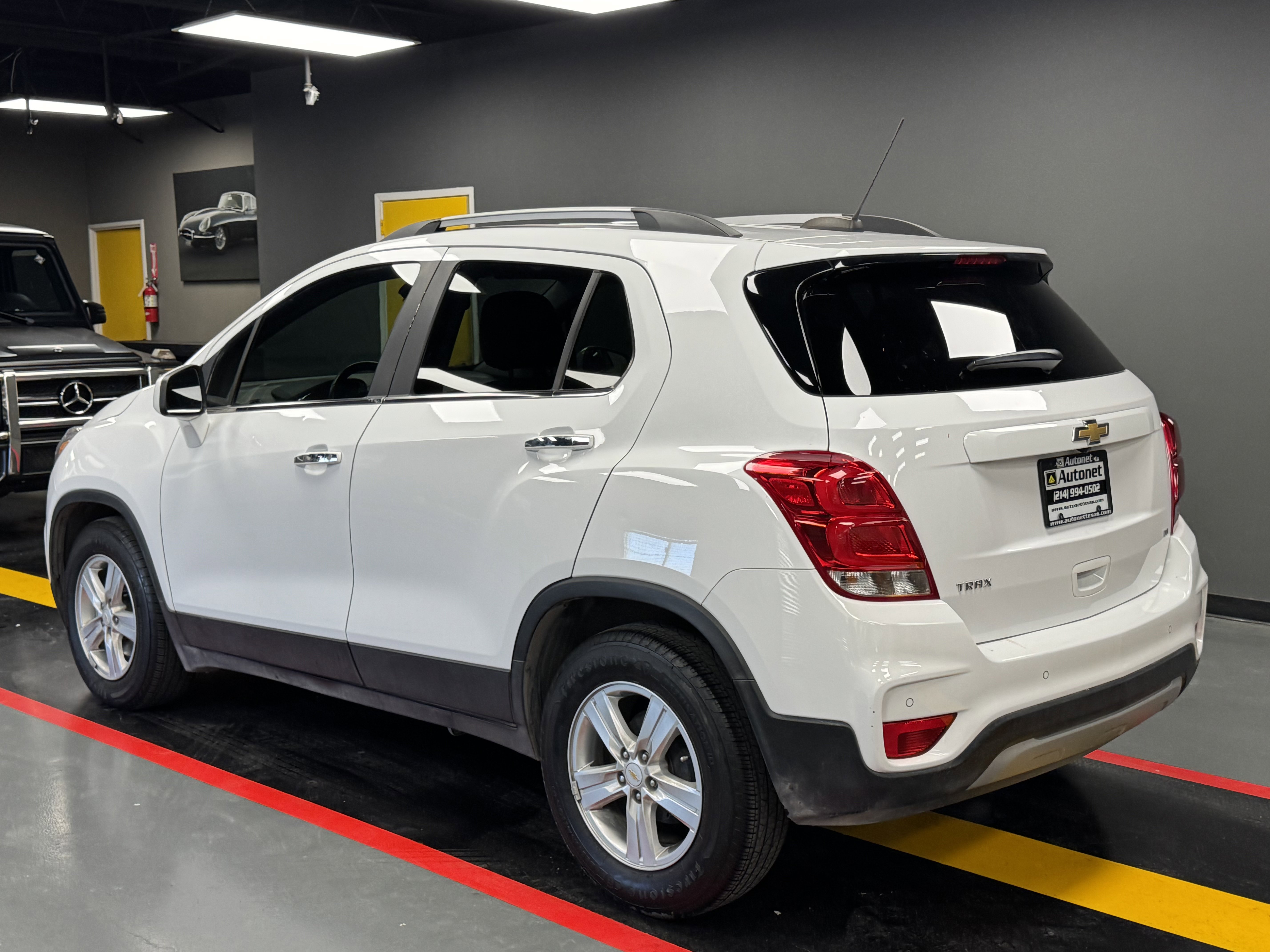 Used 2020 Chevrolet Trax LT w/ Driver Confidence Package FWD image 4