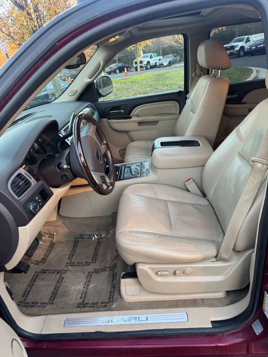 Used 2011 GMC Yukon Denali image 25