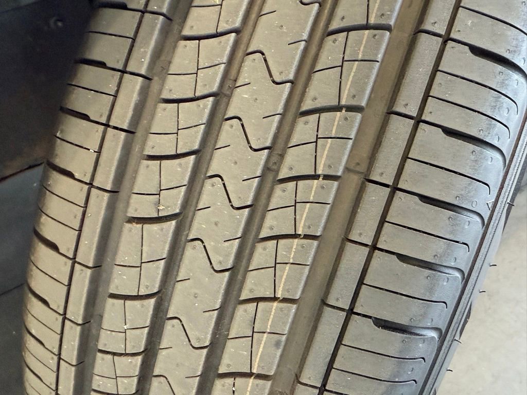 Certified 2023 Toyota Highlander XLE image 37