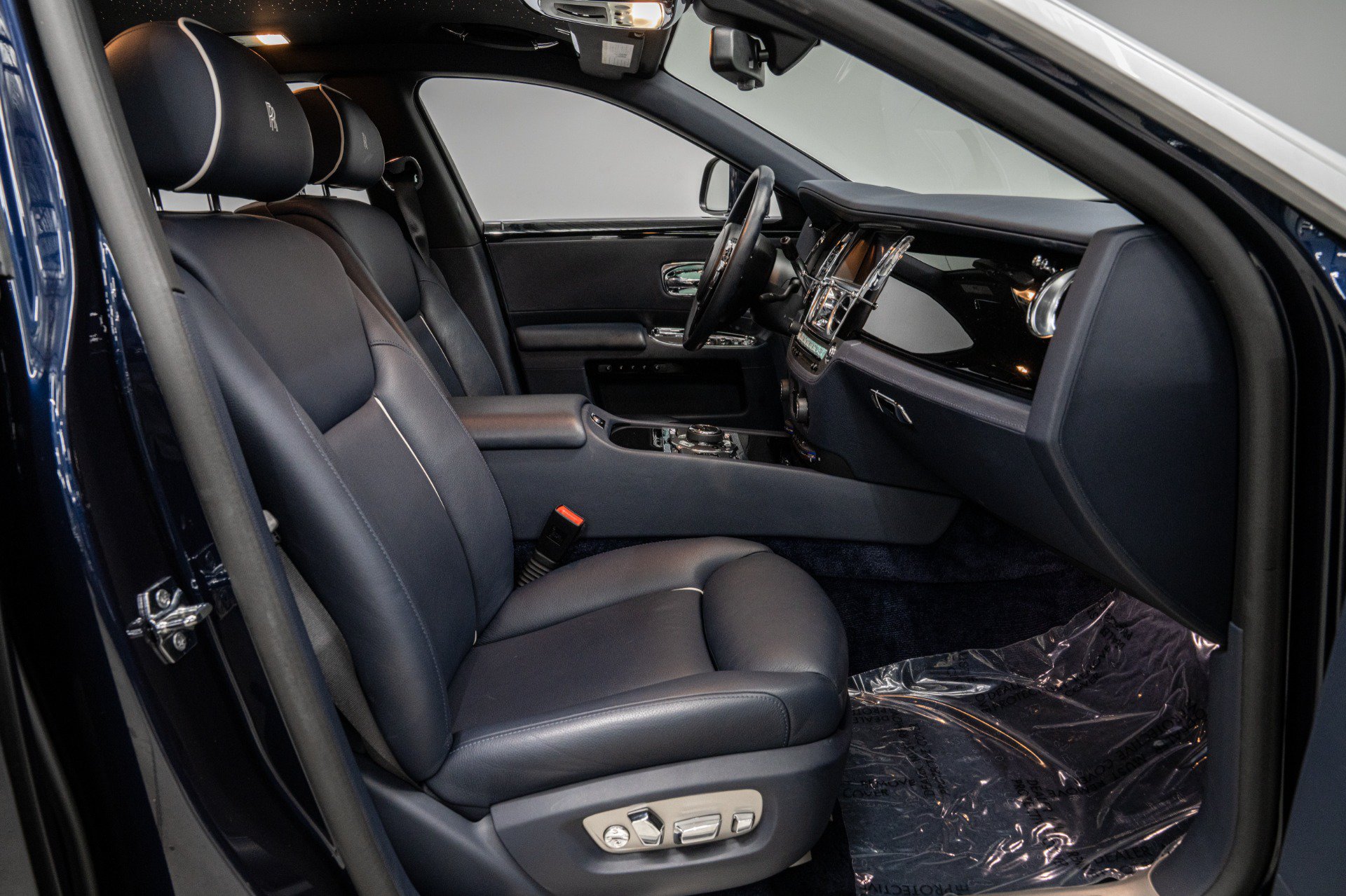 Used 2020 Rolls-Royce Ghost RWD image 13