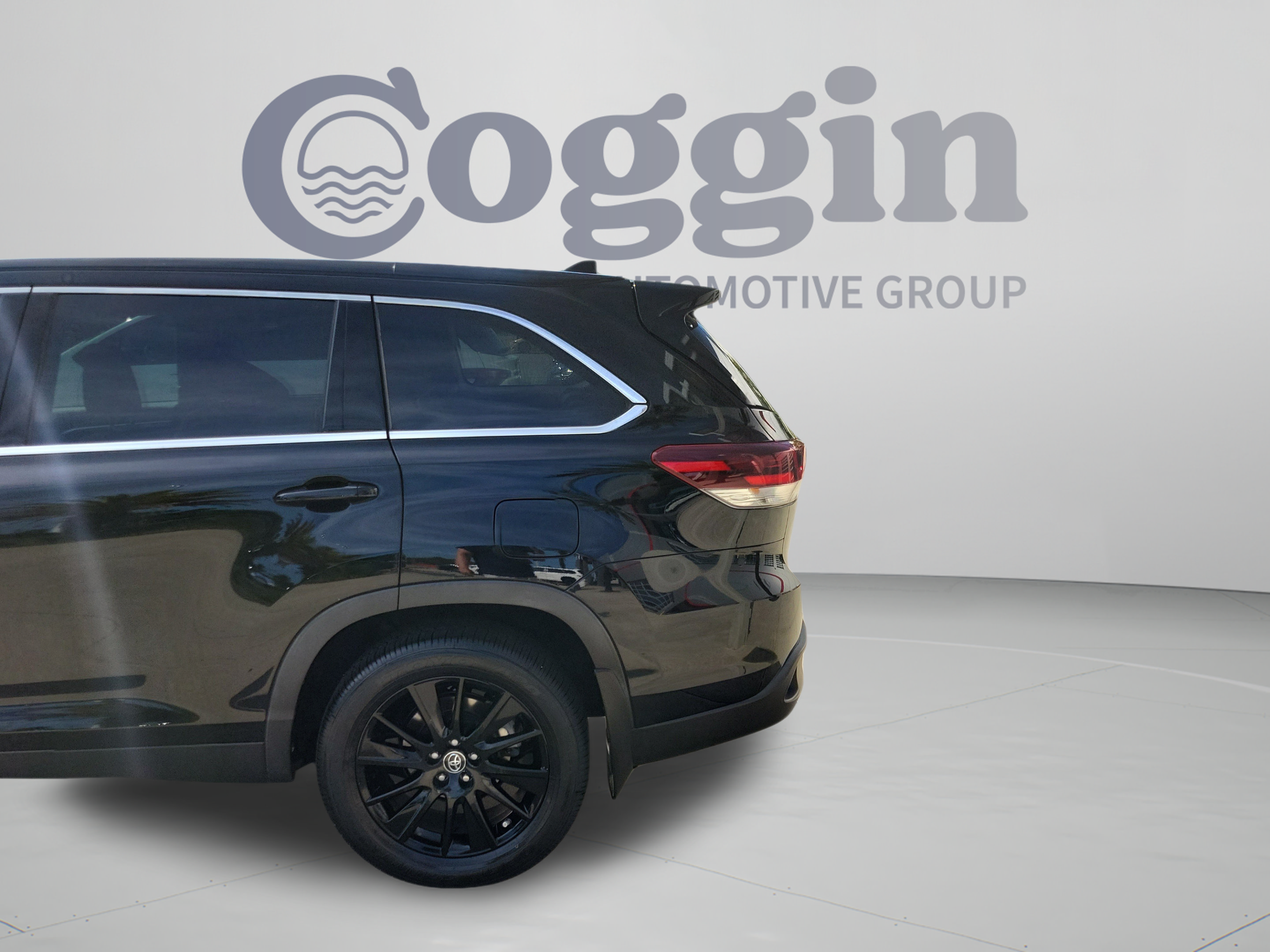Used 2019 Toyota Highlander SE AWD/4WD image 30