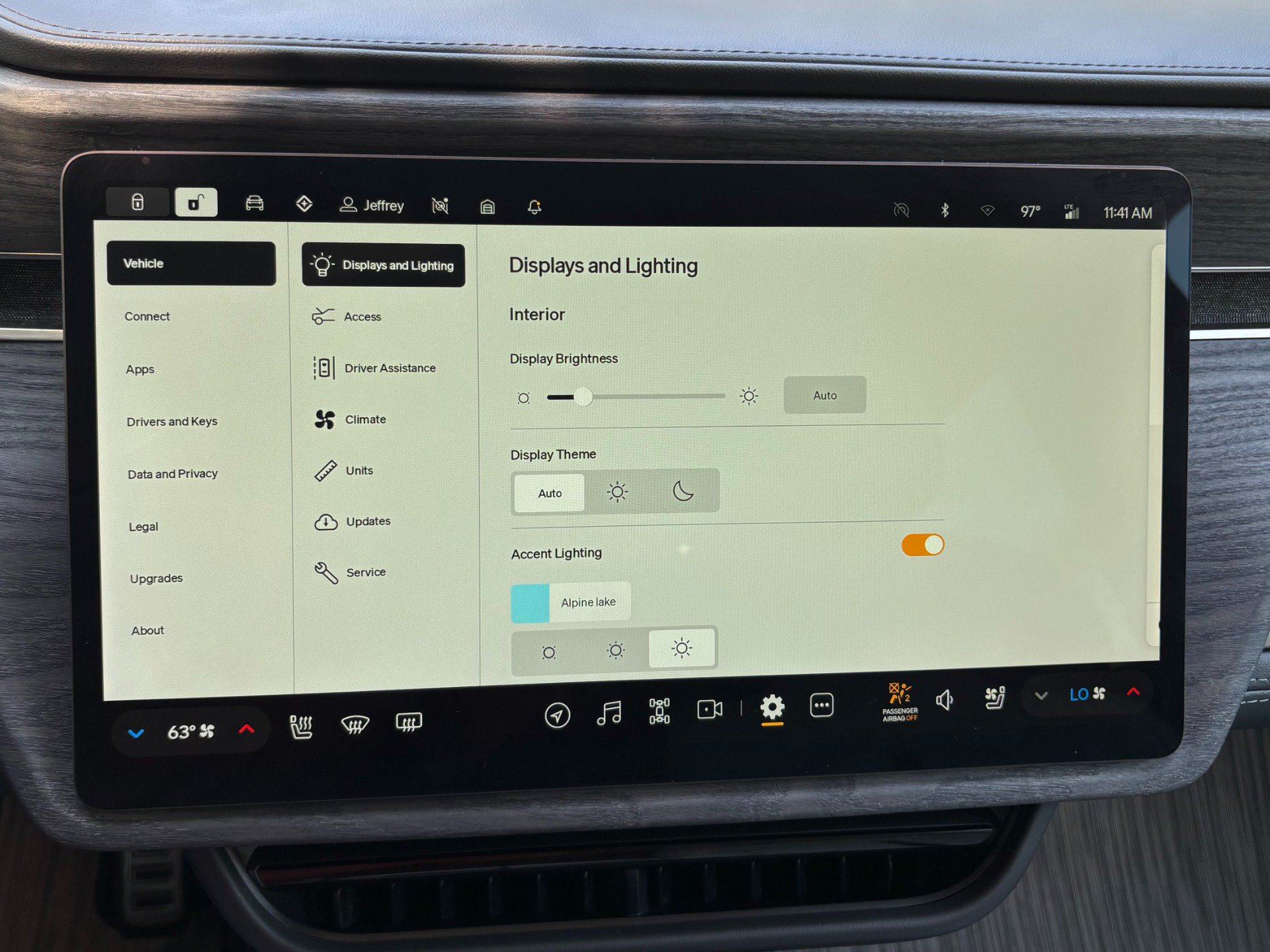 Used 2024 Rivian R1S Adventure Dual AWD/4WD image 33