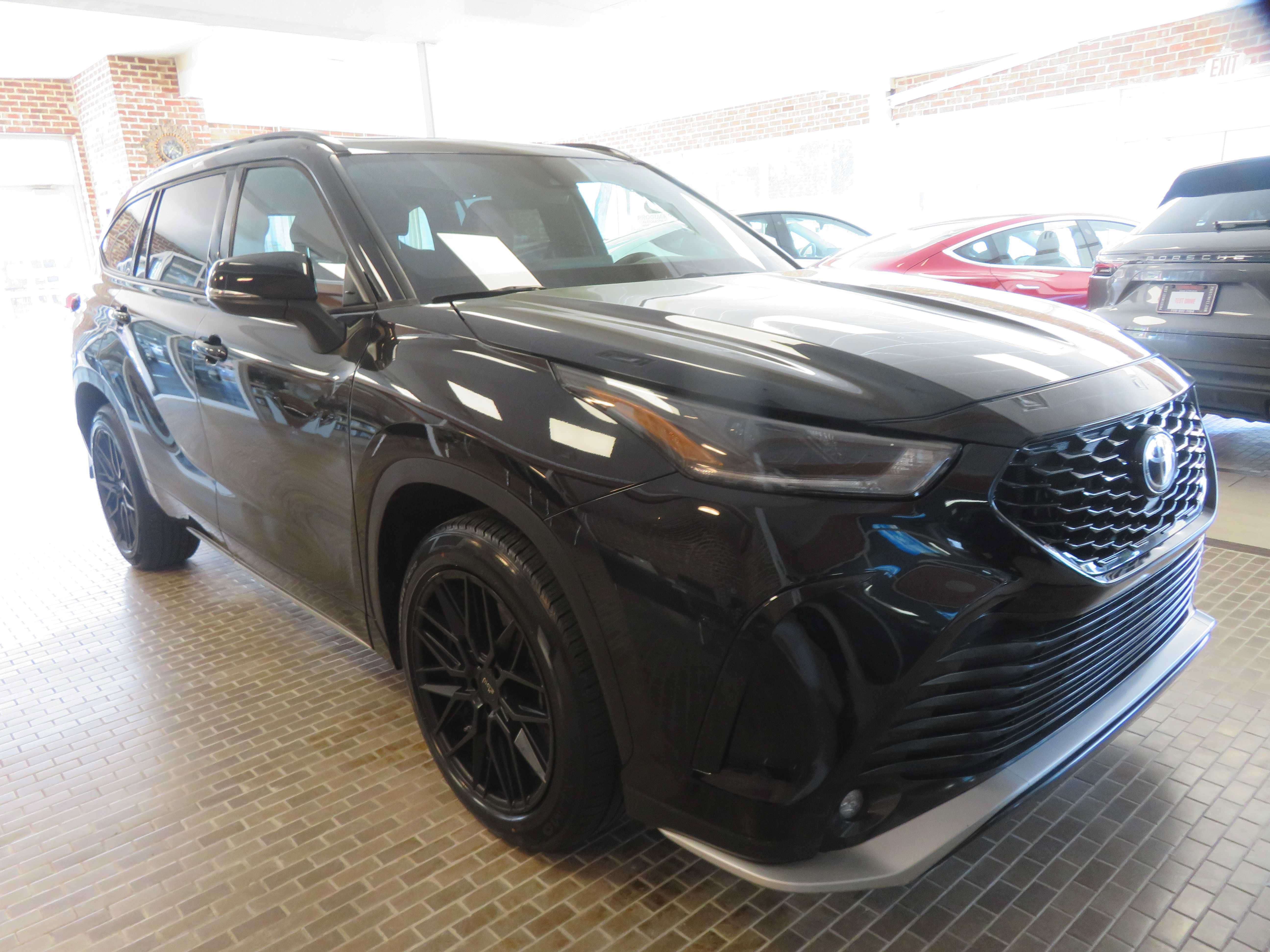 Used 2021 Toyota Highlander XSE AWD/4WD image 70