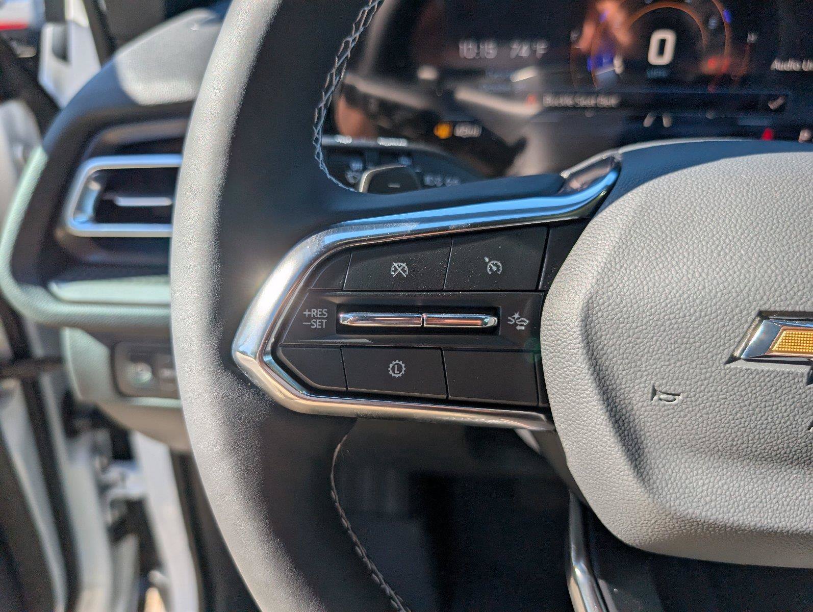 New 2027 Chevrolet Traverse LT w/ Driver Confidence Package FWD image 33