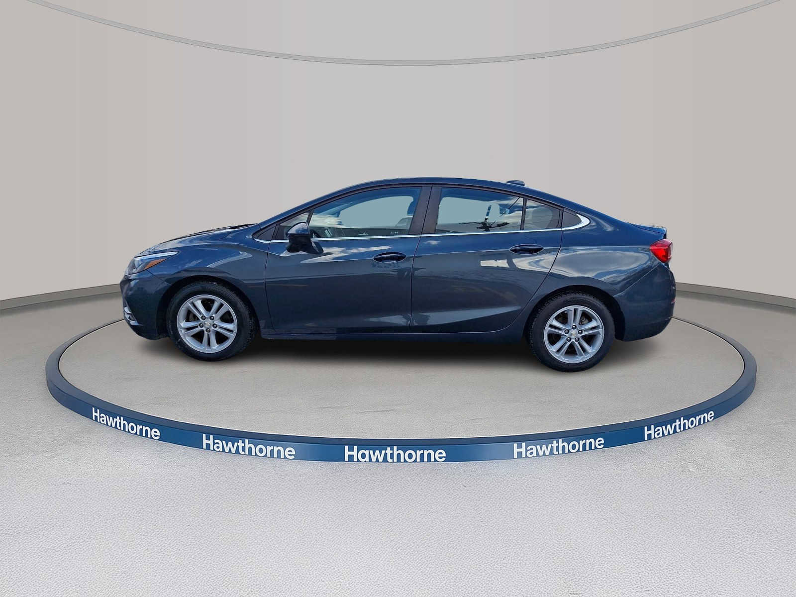 Used 2017 Chevrolet Cruze LT image 4