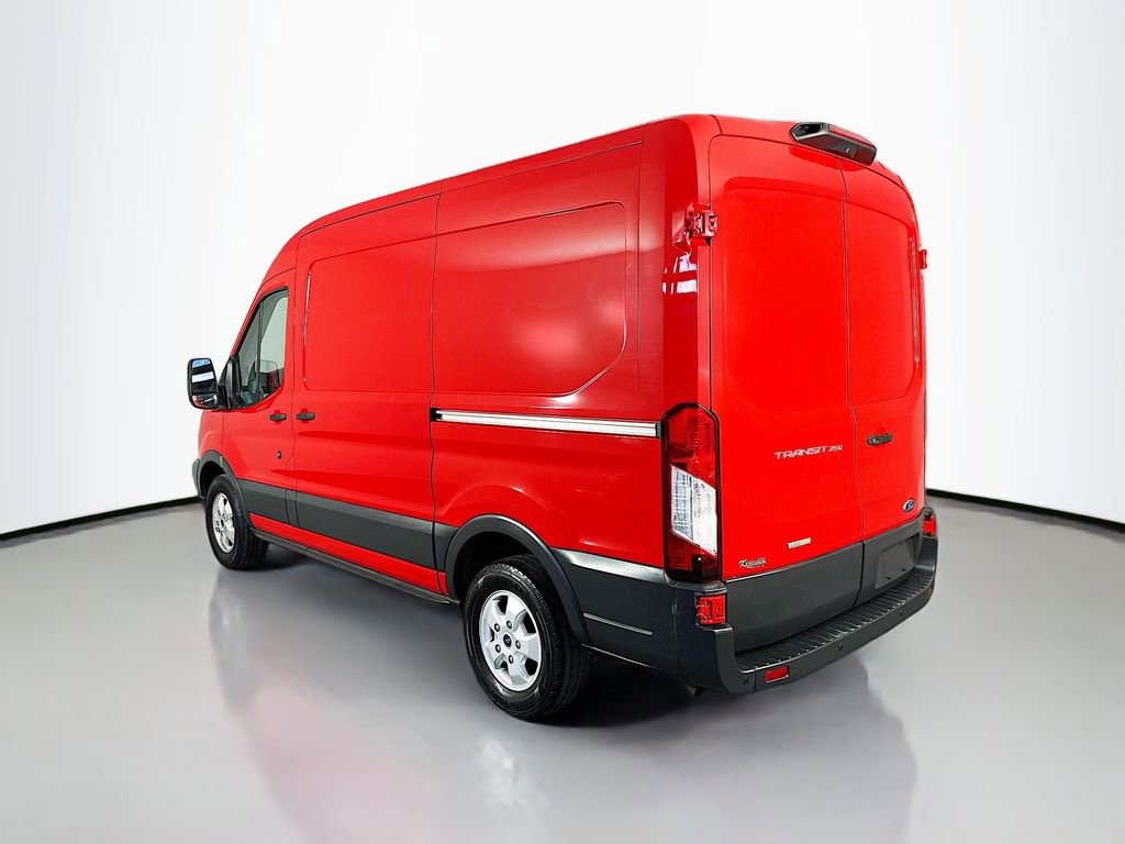 Used 2018 Ford Transit 250 130 Medium Roof RWD image 5