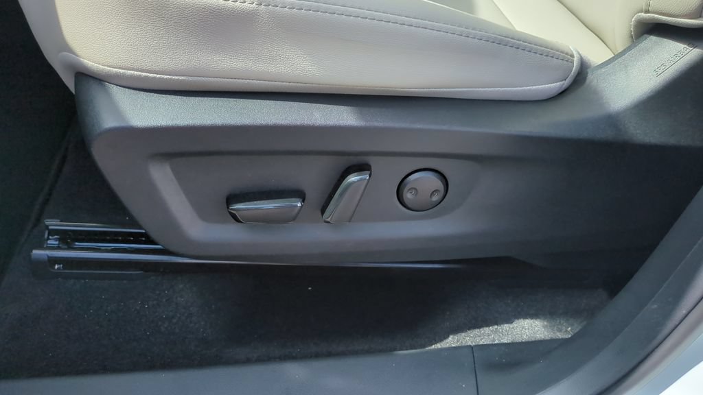 Used 2025 Nissan Murano SL AWD/4WD image 12