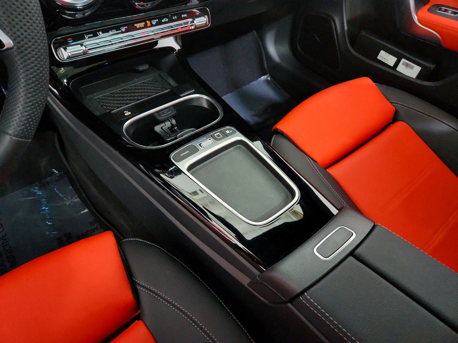 Certified 2025 Mercedes-Benz CLA 35 AMG 4MATIC image 32