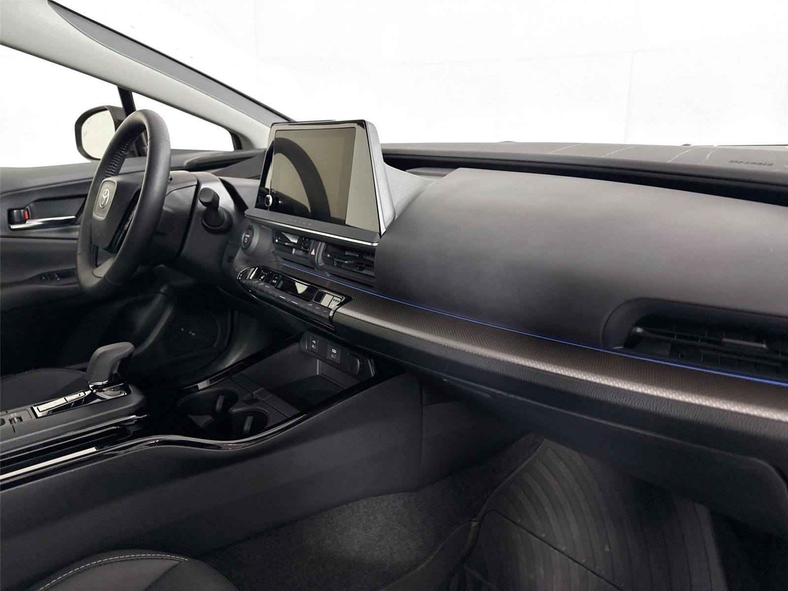 Certified 2025 Toyota Prius XLE FWD image 41