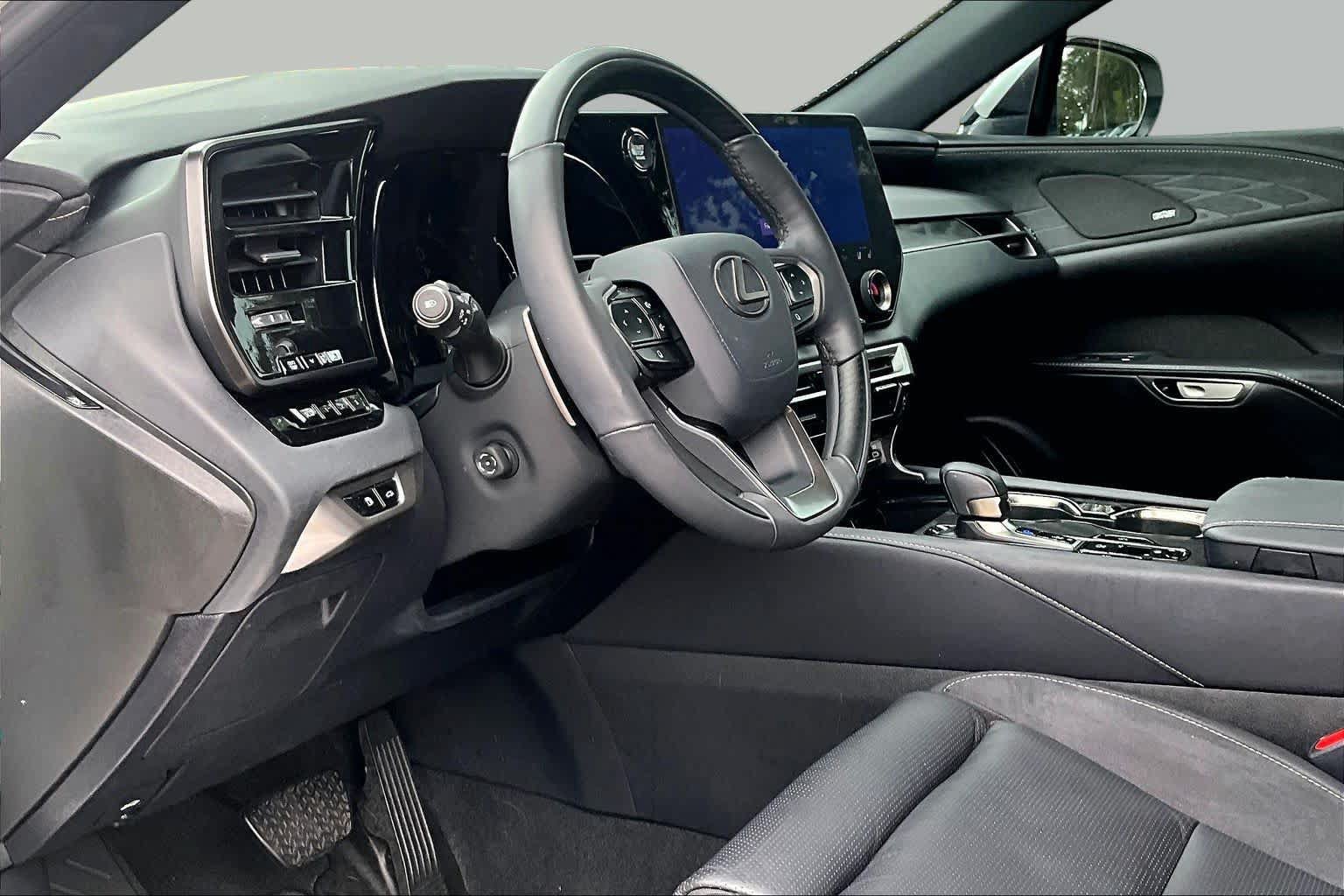 Used 2024 Lexus RX 350 FWD w/ Convenience Package image 17