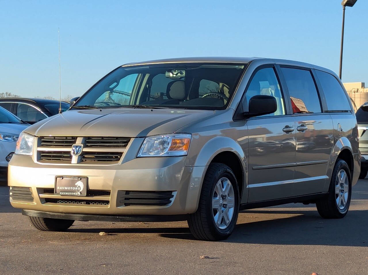 Used 2010 Dodge Grand Caravan SE image 8