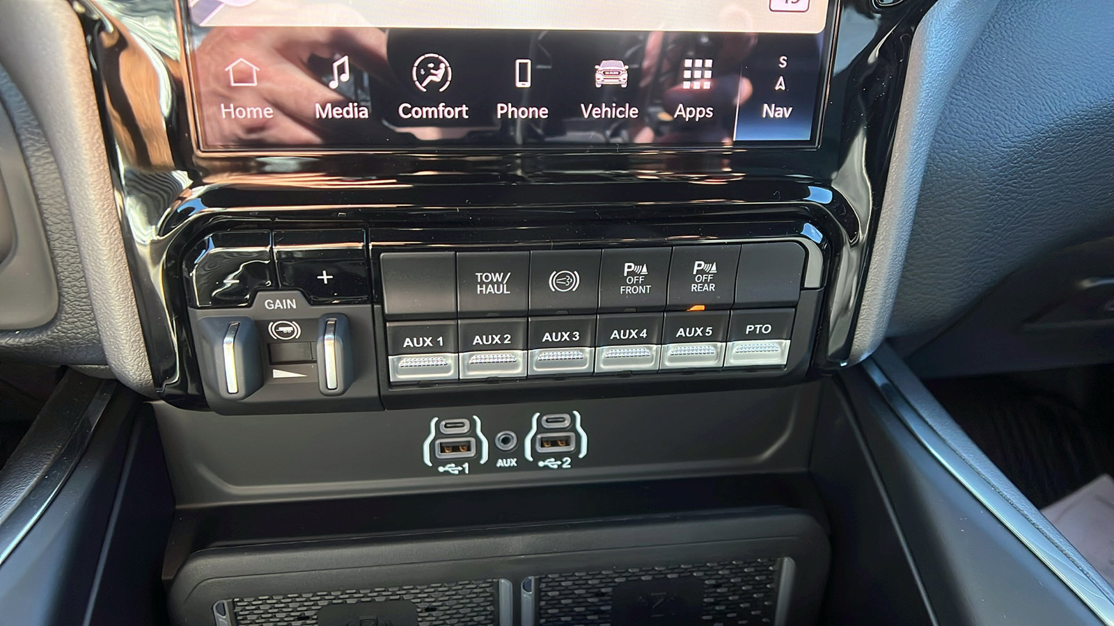 New 2026 RAM 3500 Big Horn w/ Laramie Trim Package image 27