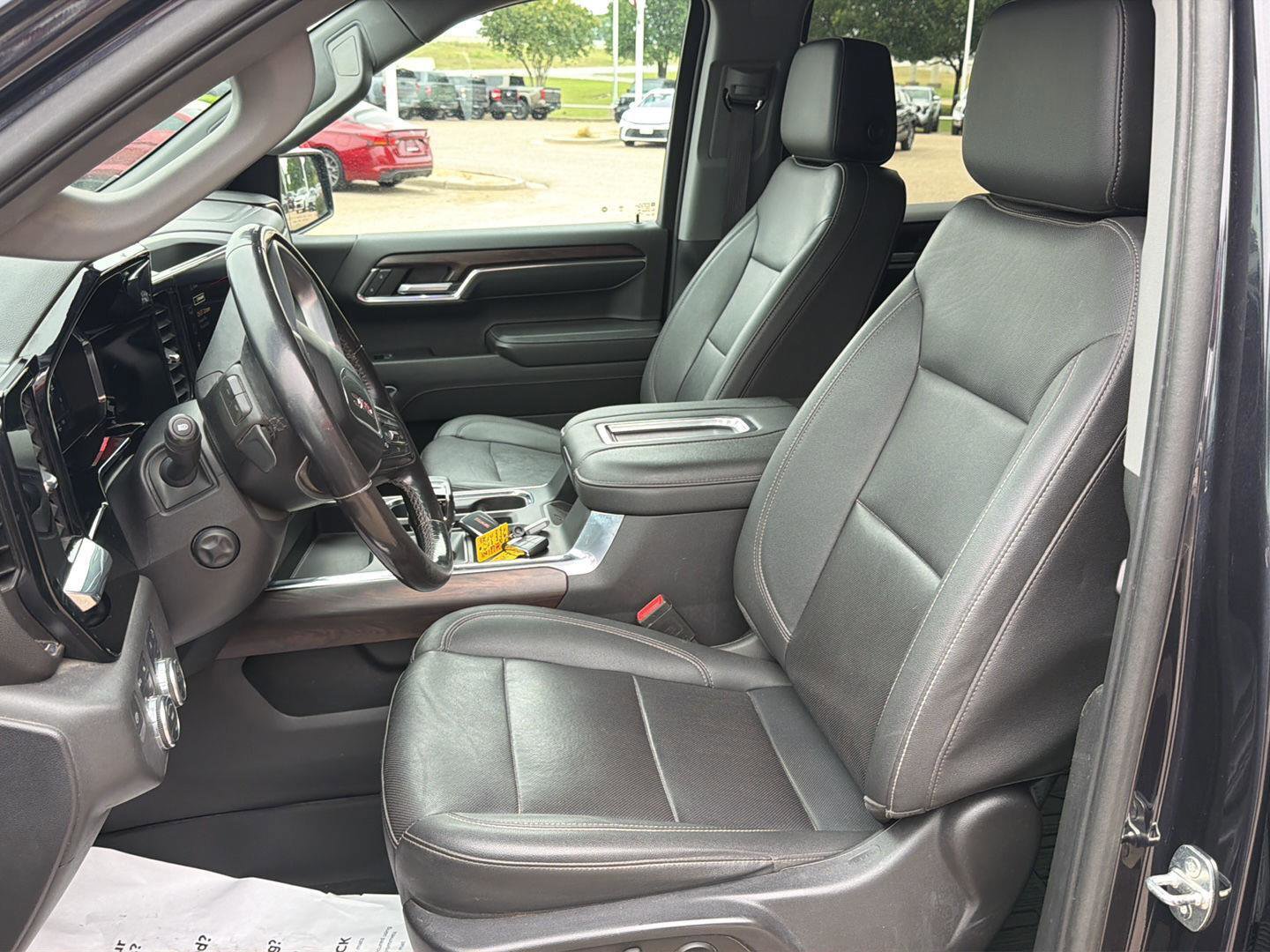 Used 2022 GMC Sierra 1500 SLT AWD/4WD image 12