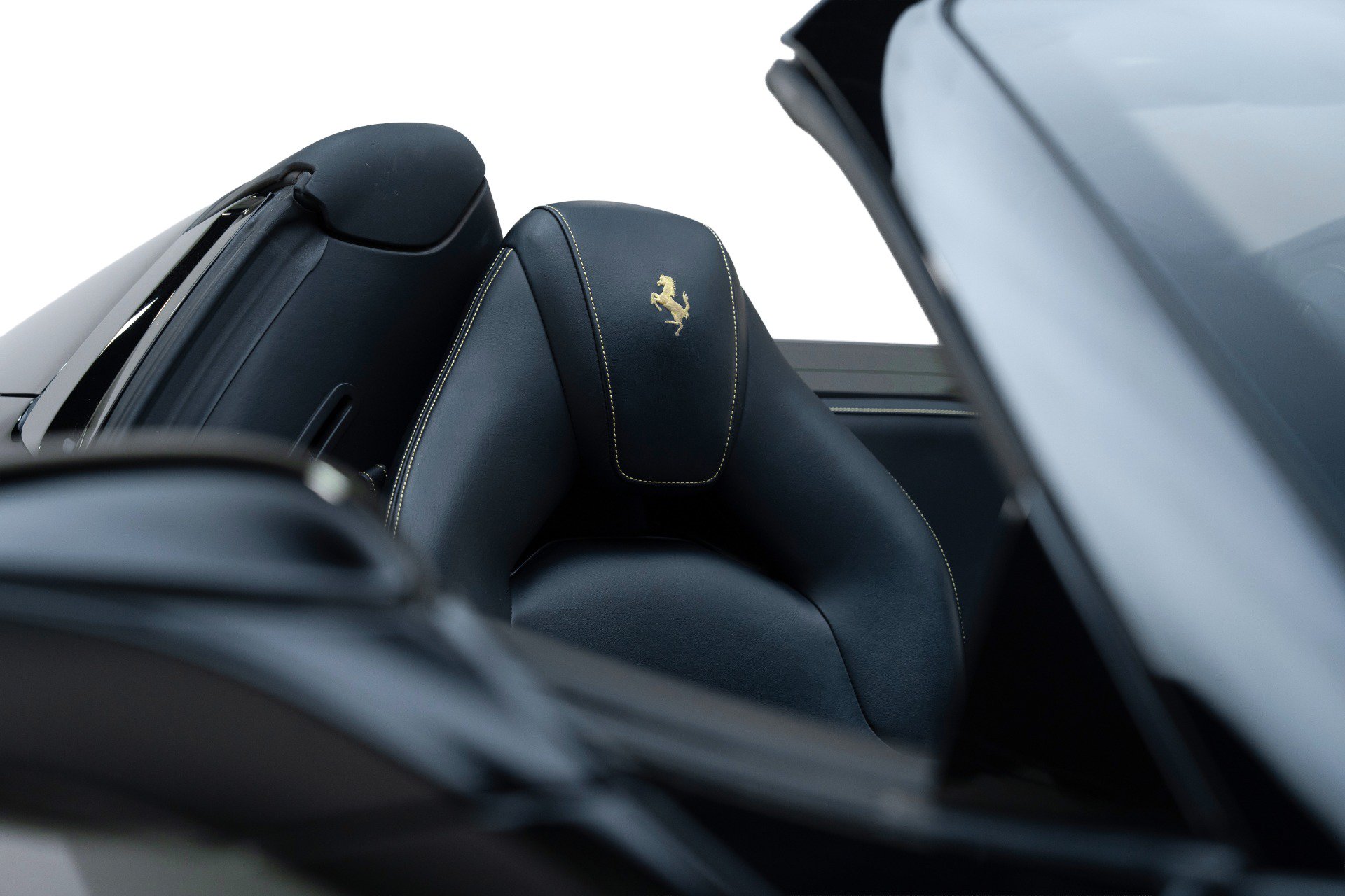 Used 2018 Ferrari 488 Spider RWD image 33