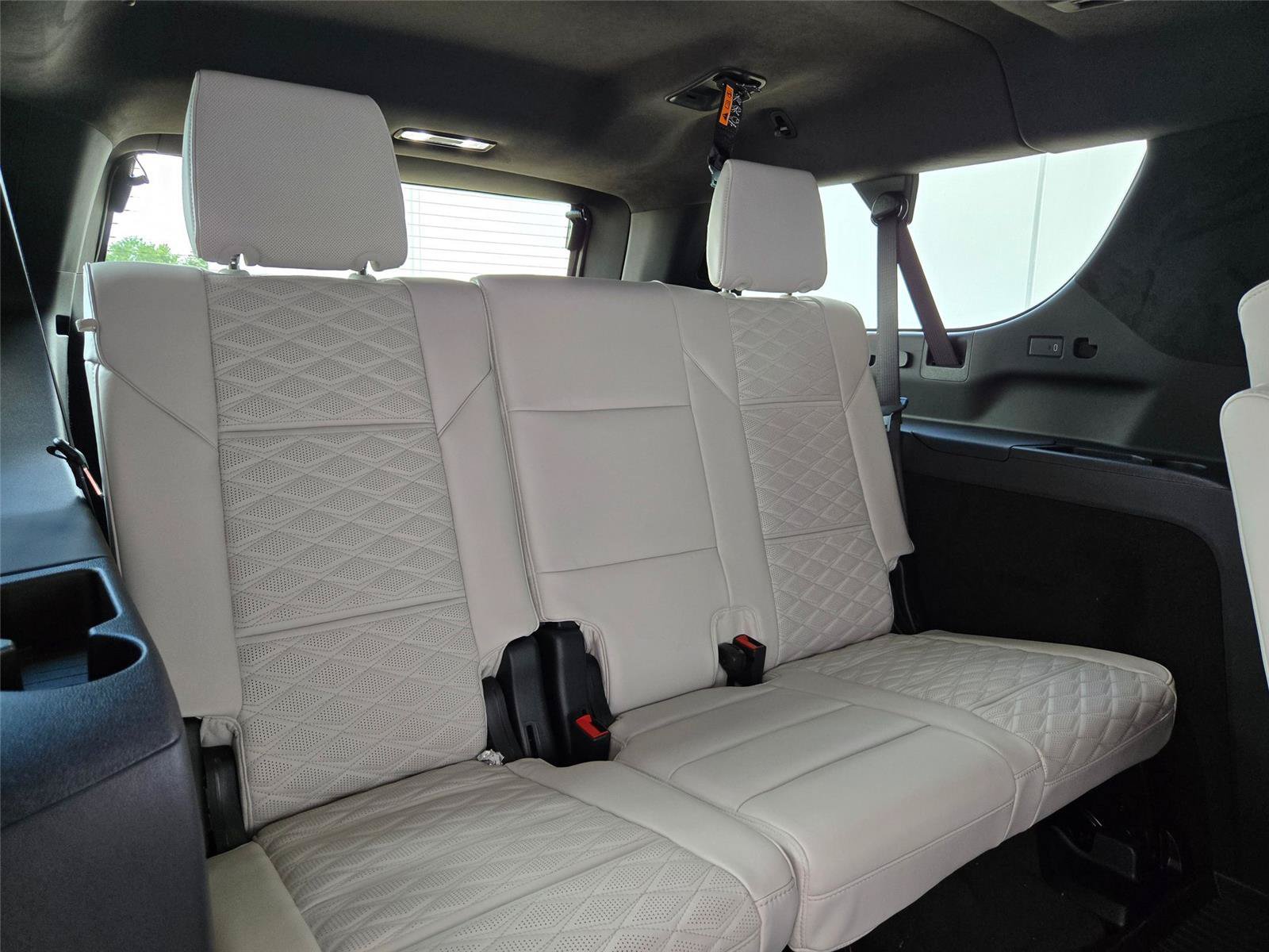 New 2026 Cadillac Escalade ESV Platinum Sport w/ LPO, Floor Liner Package AWD/4WD image 33