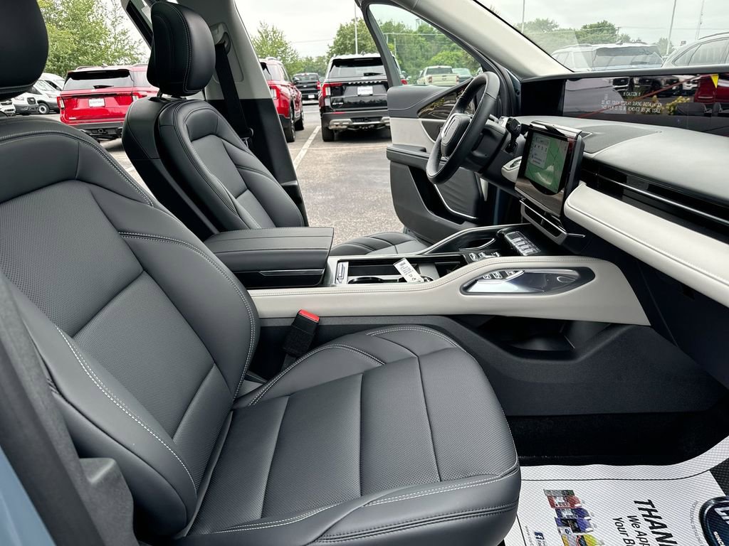 New 2025 Lincoln Nautilus Premier w/ Equipment Group 102A AWD/4WD image 23