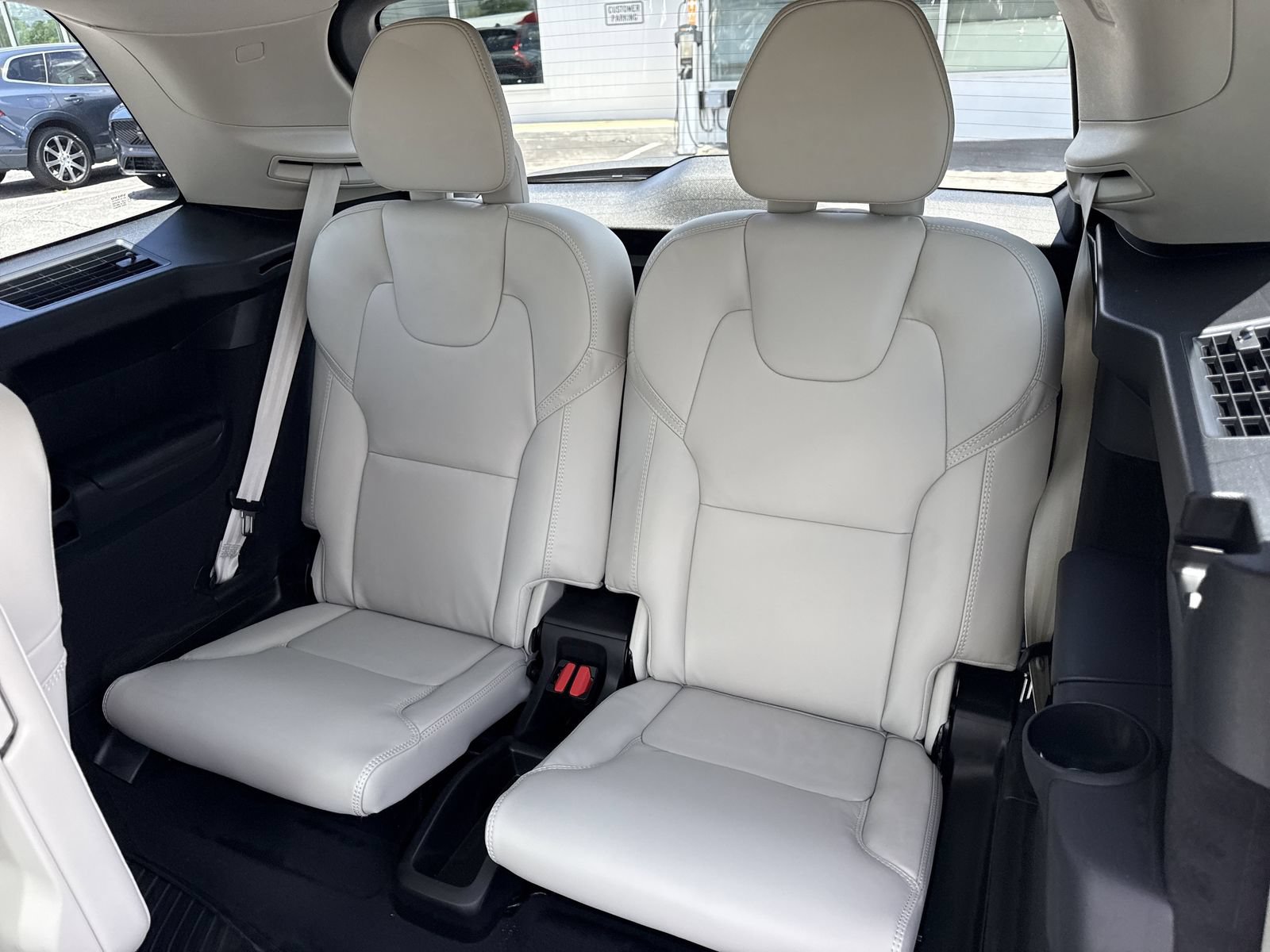 New 2026 Volvo XC90 B5 Ultra w/ Protection Package Premier AWD/4WD image 15