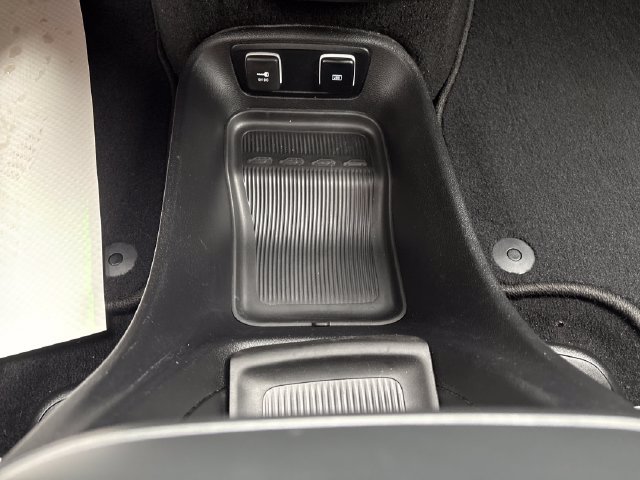 Used 2020 Chrysler Pacifica Touring w/ S Appearance Package FWD image 18