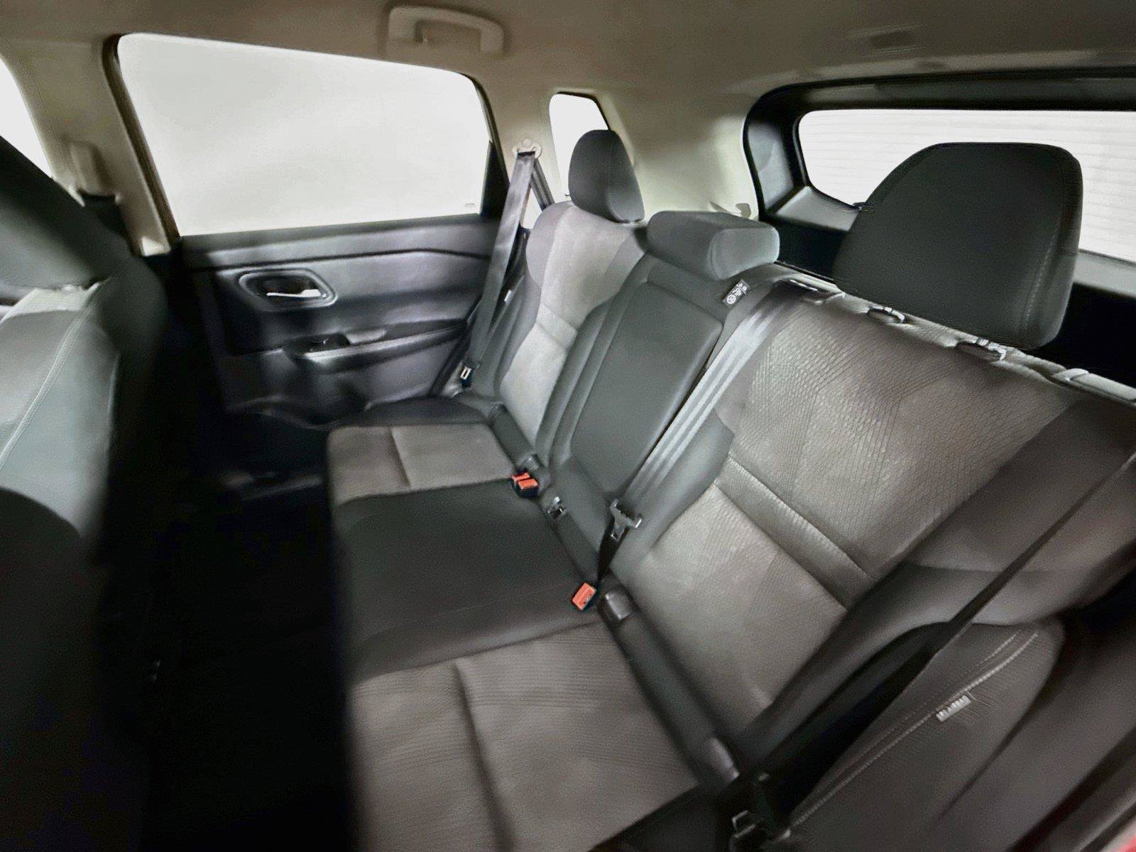 Used 2025 Nissan Rogue SV FWD image 11