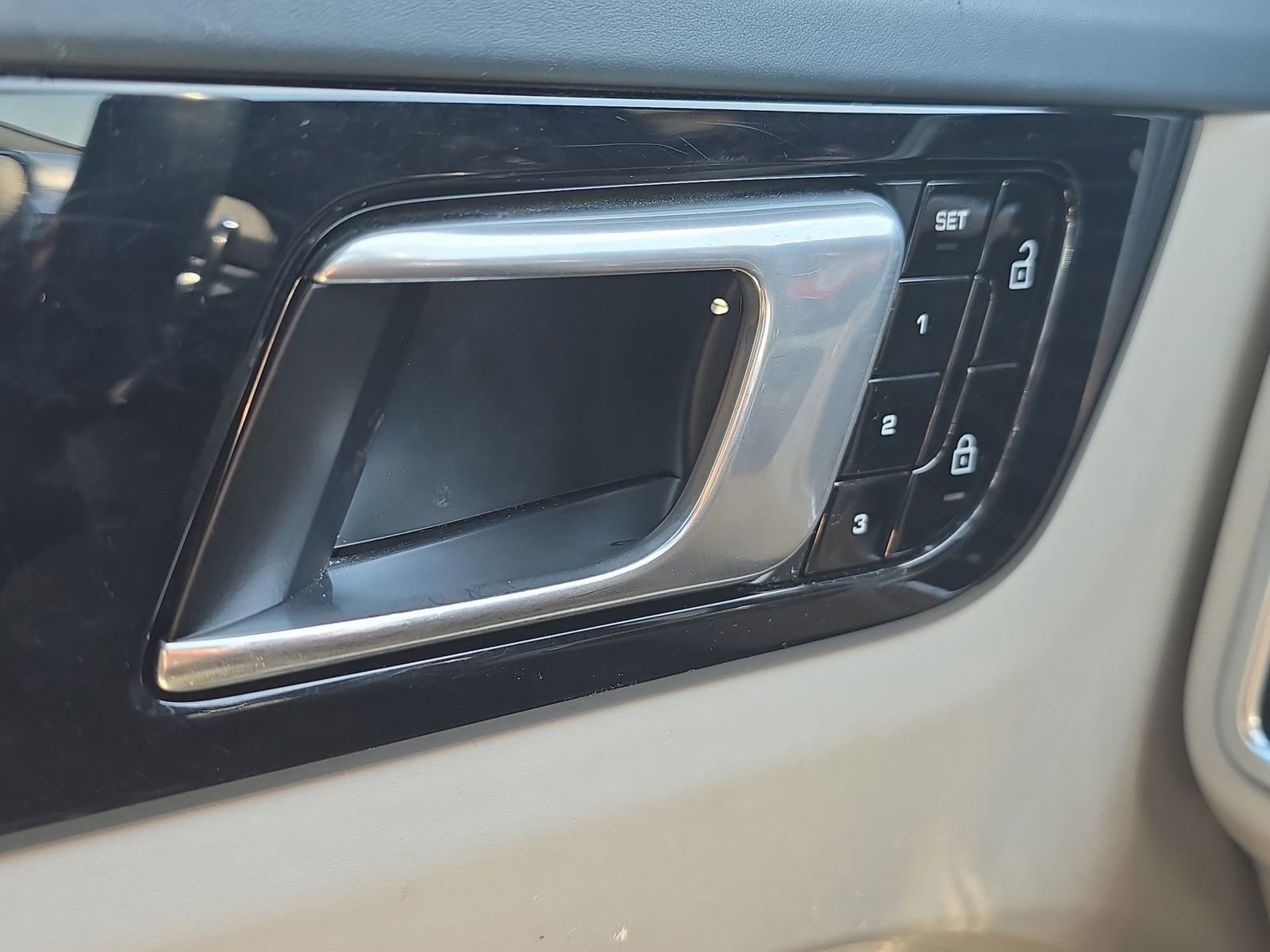 Used 2019 Porsche Cayenne image 19