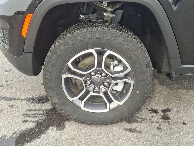 Used 2022 Jeep Grand Cherokee Trailhawk AWD/4WD image 8