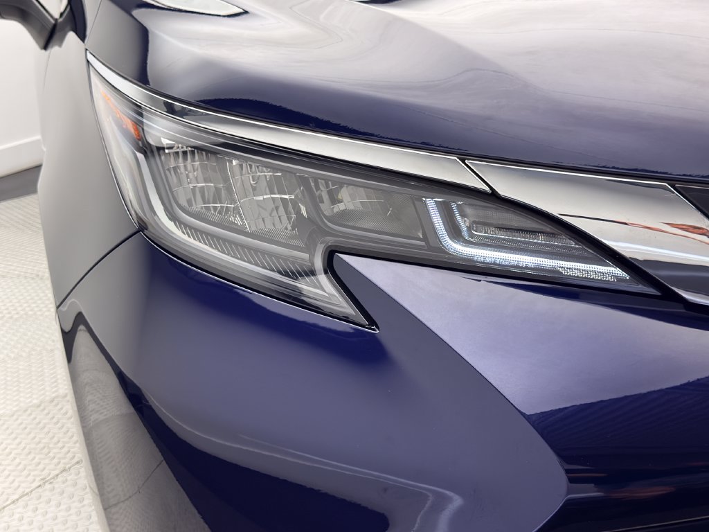 Used 2025 Toyota Sienna XLE w/ XLE Plus Package FWD image 14