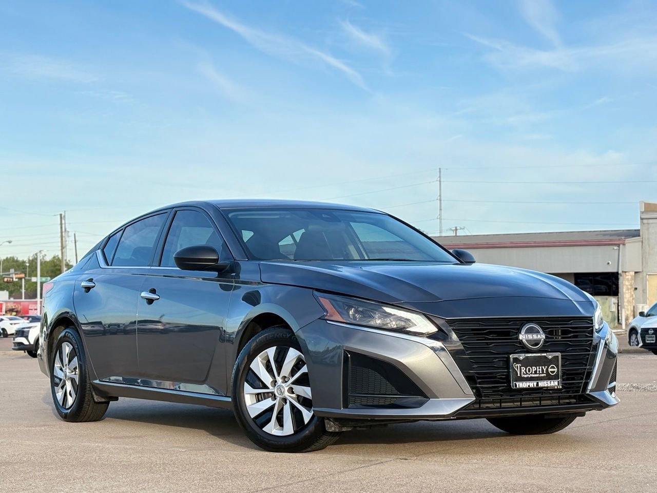 Used 2025 Nissan Altima 2.5 S image 2