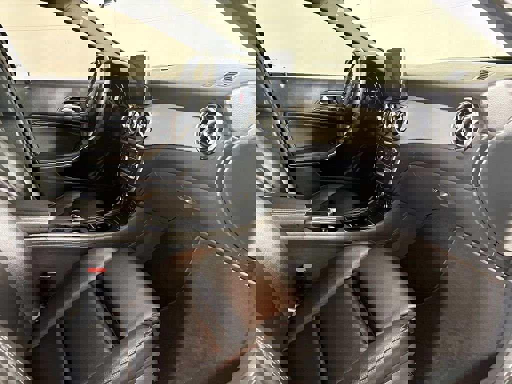 Used 2018 Mercedes-Benz GLA 250 image 15