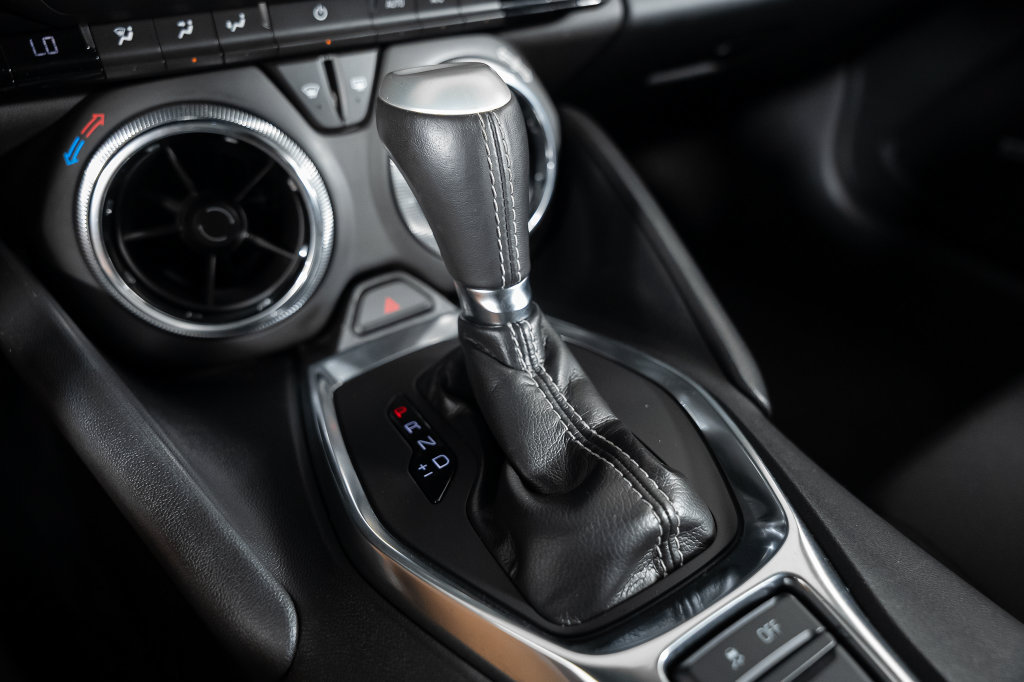 Used 2020 Chevrolet Camaro LT w/ Technology Package RWD image 31
