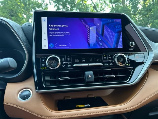 Certified 2025 Toyota Highlander Platinum AWD/4WD image 71