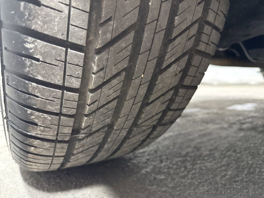 Used 2025 Volkswagen Atlas Cross Sport SE image 39