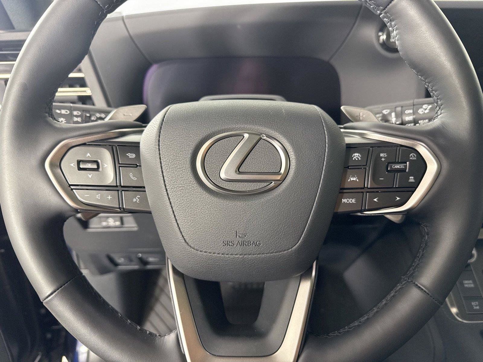 Used 2025 Lexus GX 550 w/ Accessory Package (2T) AWD/4WD image 17