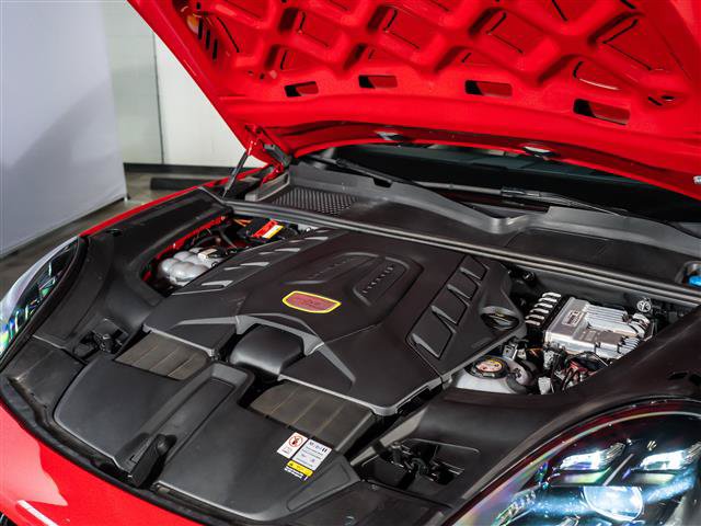 Certified 2023 Porsche Cayenne Turbo S AWD/4WD image 17