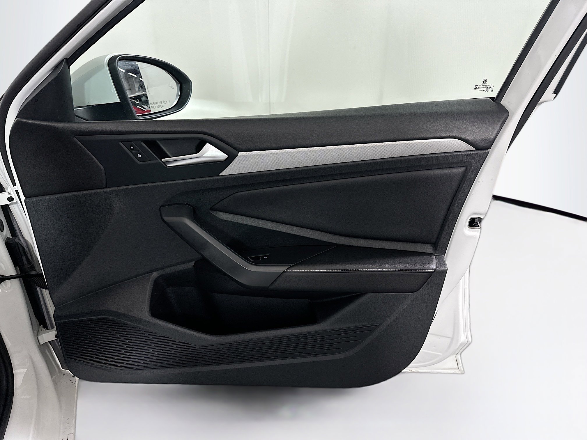 Used 2024 Volkswagen Jetta S image 30