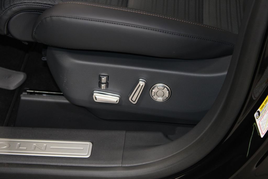 New 2026 Lincoln Nautilus Reserve image 21