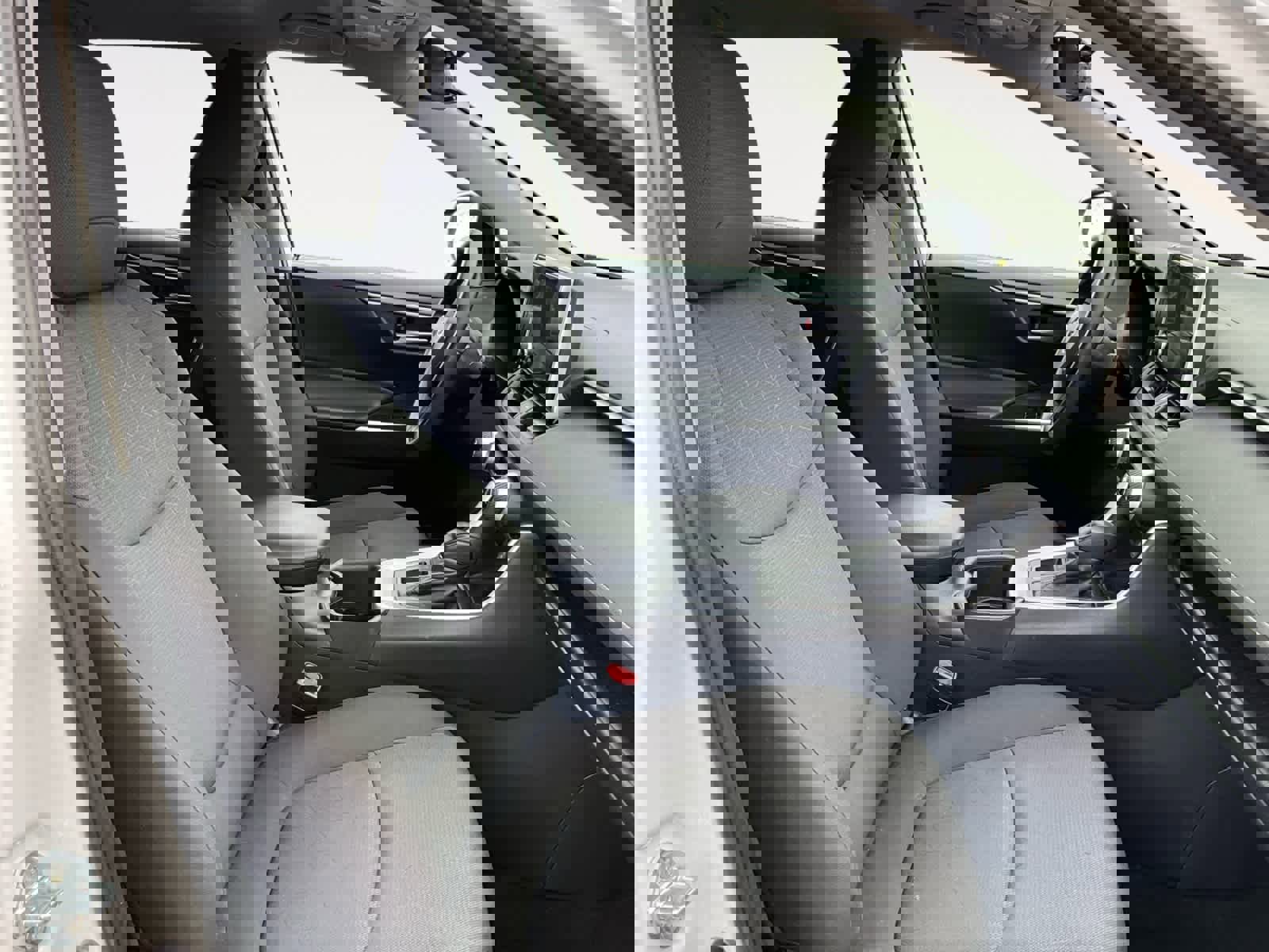 Used 2025 Toyota RAV4 XLE image 15