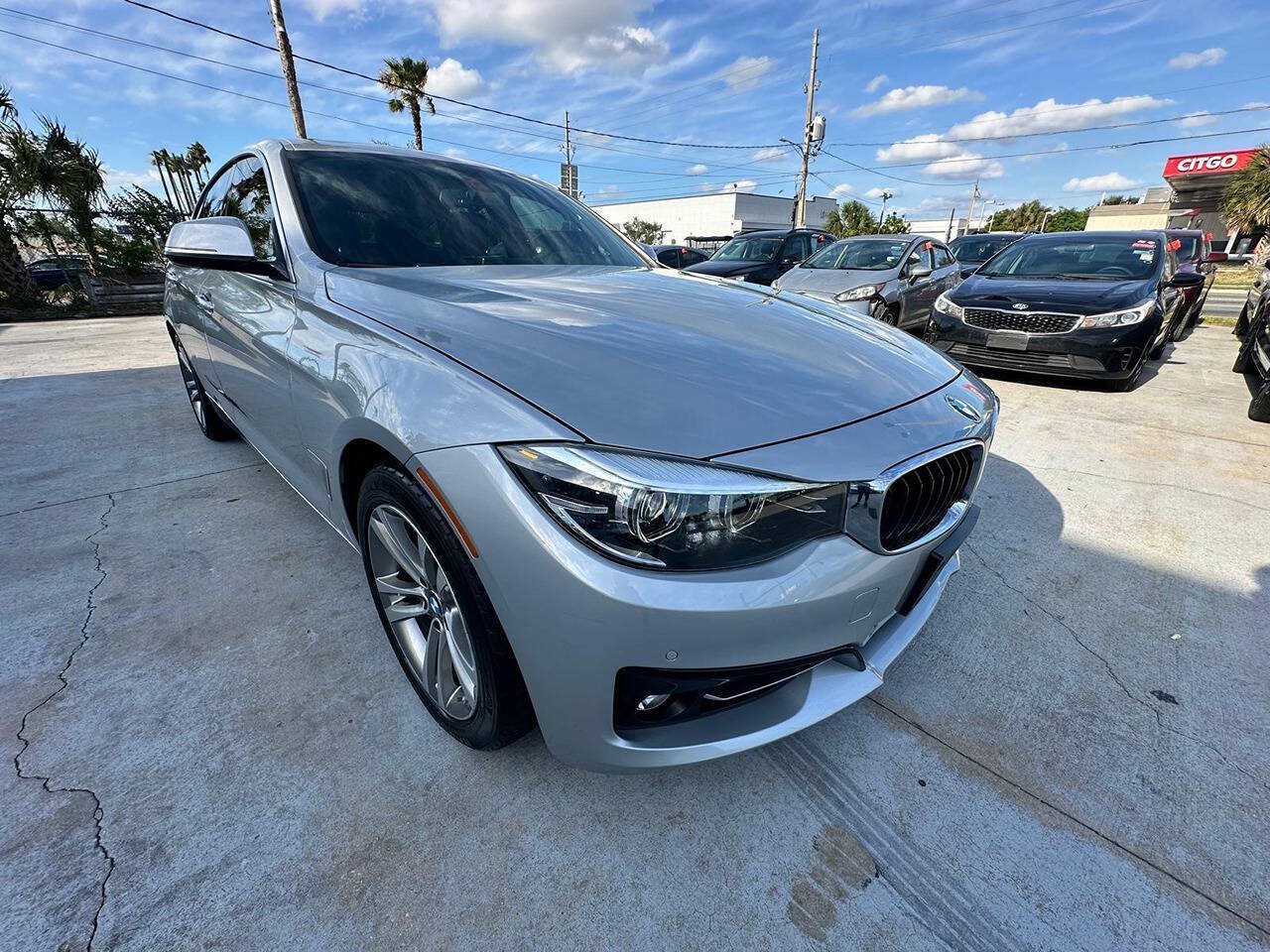 Used 2017 BMW 330i Gran Turismo xDrive AWD/4WD image 9